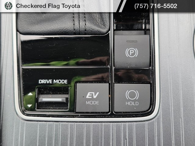 2025 Toyota Sienna LE photo 18
