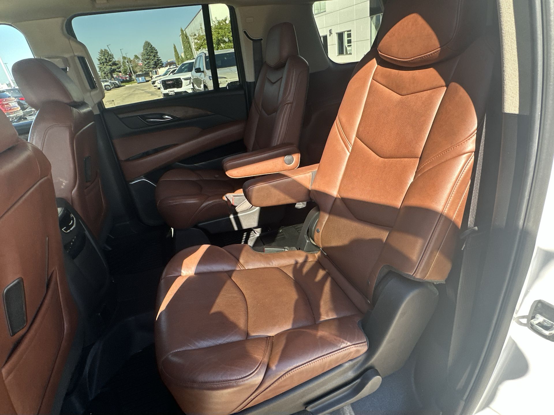 2019 Cadillac Escalade ESV Premium Luxury photo 23
