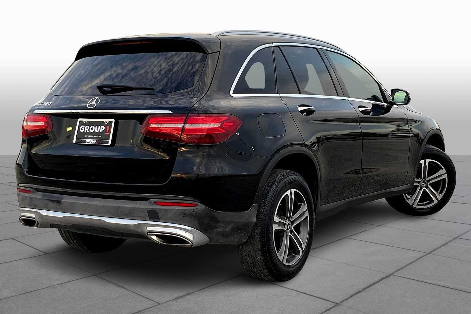 2018 Mercedes Benz GLC 300 photo 11