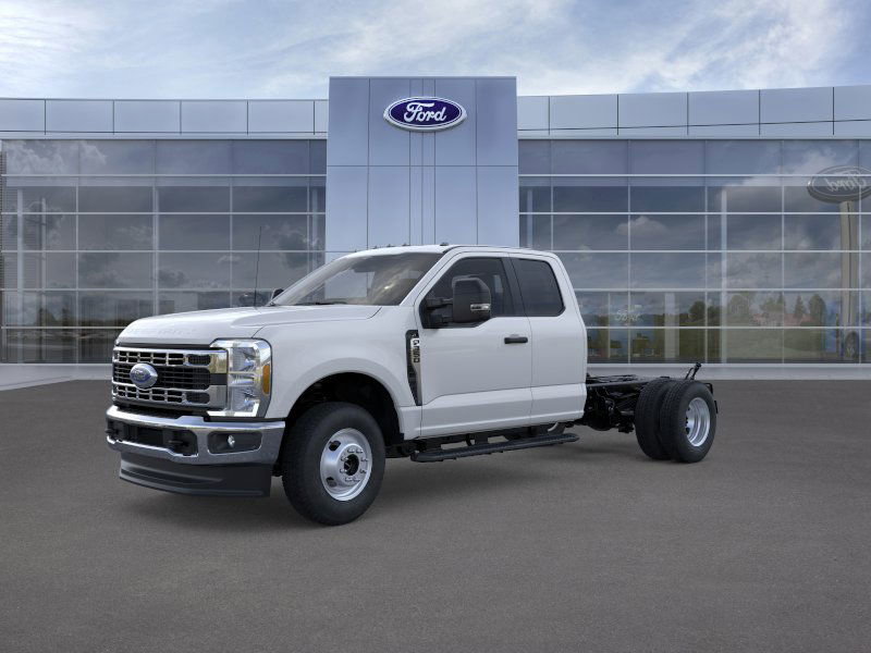 2026 Ford F-350 Super Duty Chassis Cab XL's photo