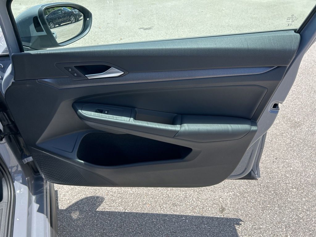 2025 Volkswagen Golf GTI SE photo 34