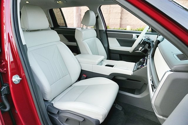 Used 2025 Red Hyundai SEL image 11