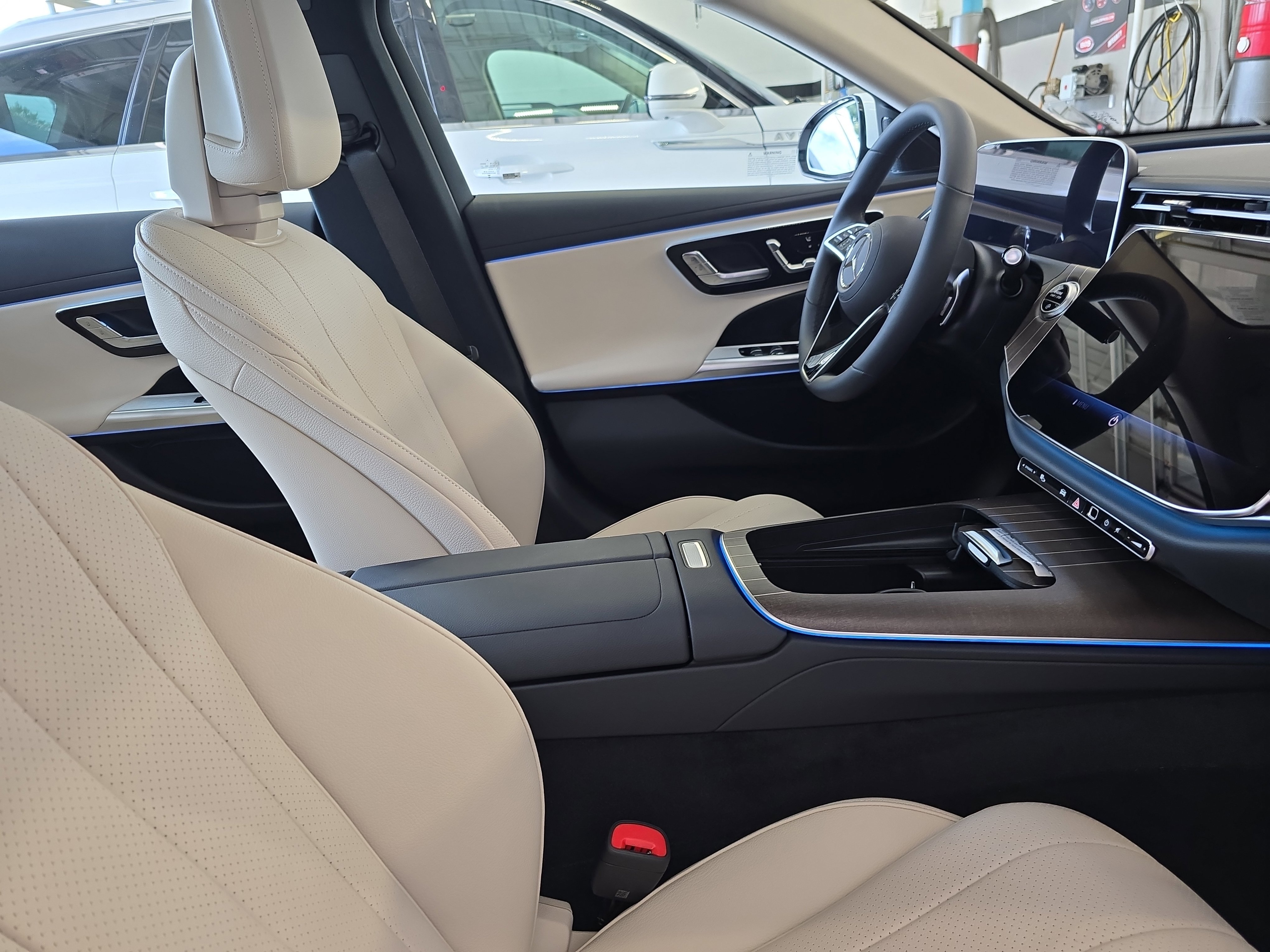 2025 Mercedes Benz E 350 photo 7