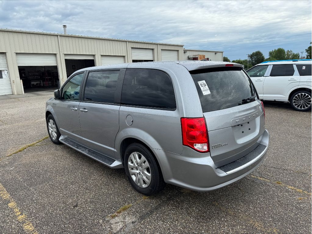 2018 Dodge Grand Caravan SE photo 3