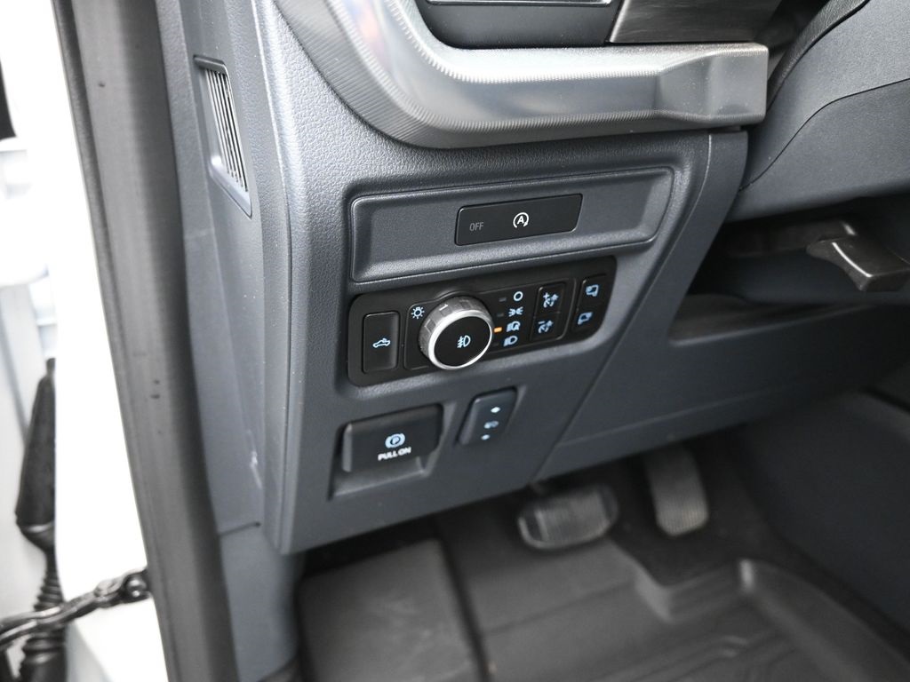 2025 Ford F-150 Lariat photo 11