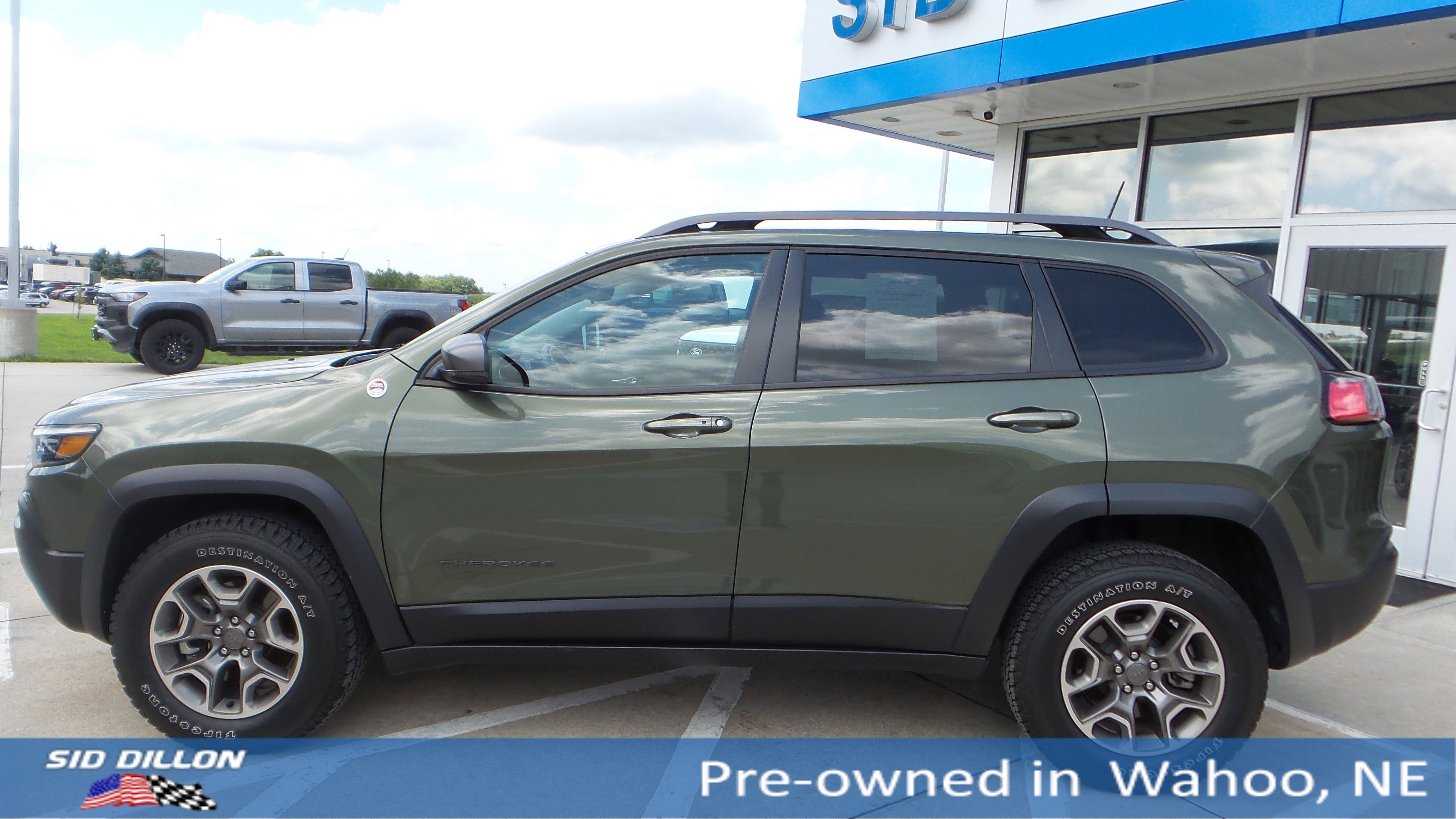 2021 Jeep Cherokee Trailhawk photo 2