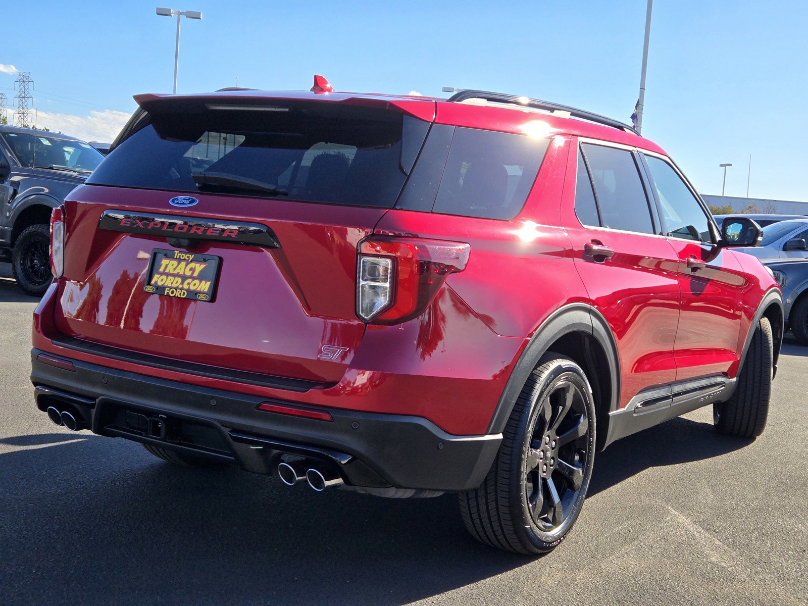 2020 Ford Explorer ST photo 4