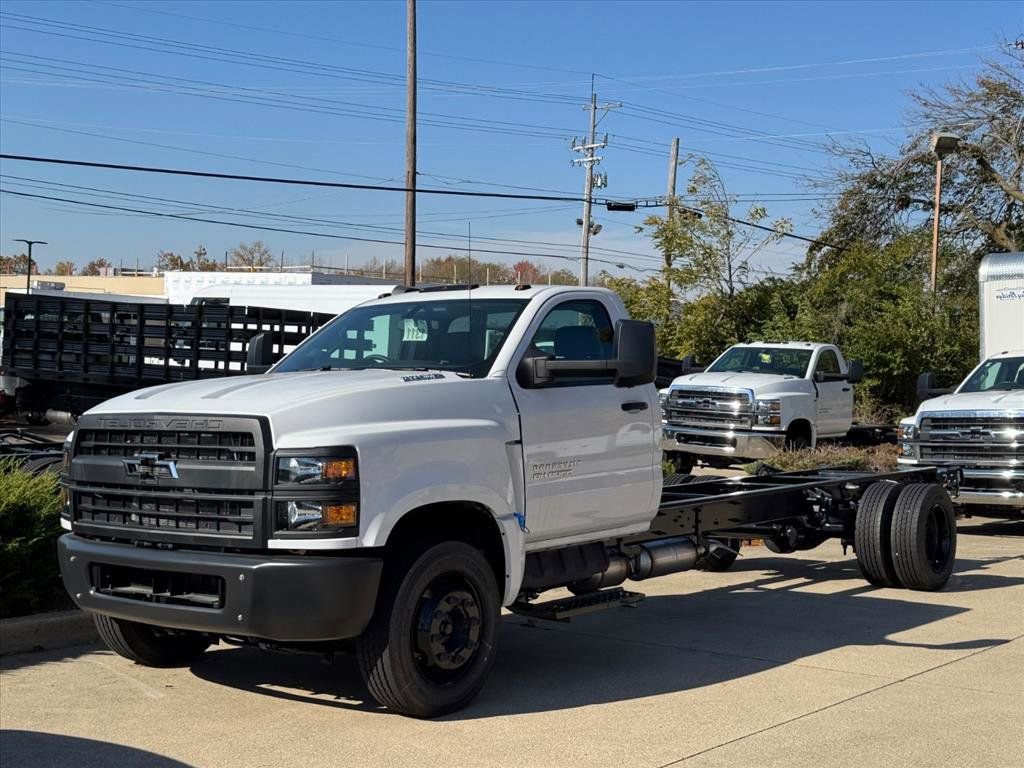2024 Chevrolet Silverado 4500 Medium Duty Chassis Cab Work Truck's photo