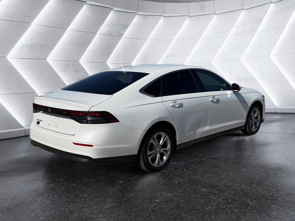 2023 Honda Accord LX photo 3