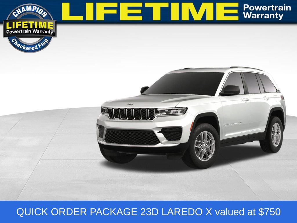 2024 Jeep Grand Cherokee Laredo's photo