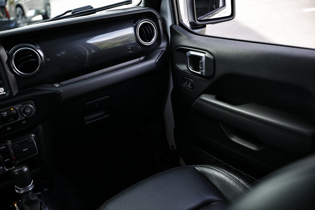 2022 Jeep Wrangler Unlimited Sahara Altitude photo 28