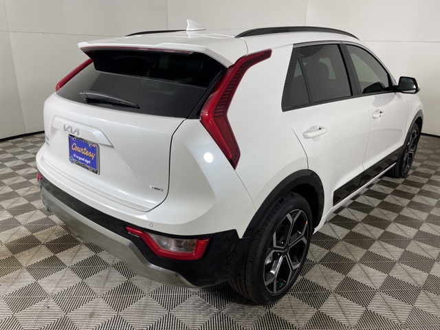 2025 Kia Niro EX Touring photo 8