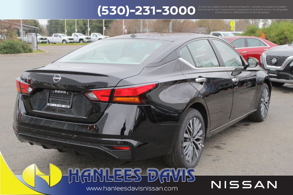 2025 Nissan Altima 2.5 SV photo 4