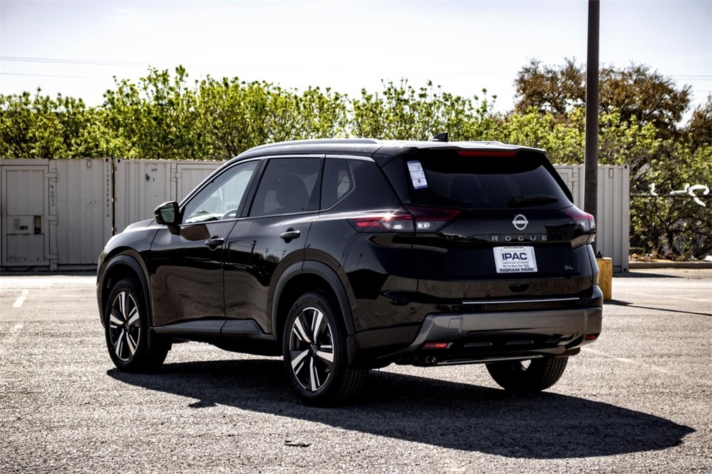 2025 Nissan Rogue SL photo 5