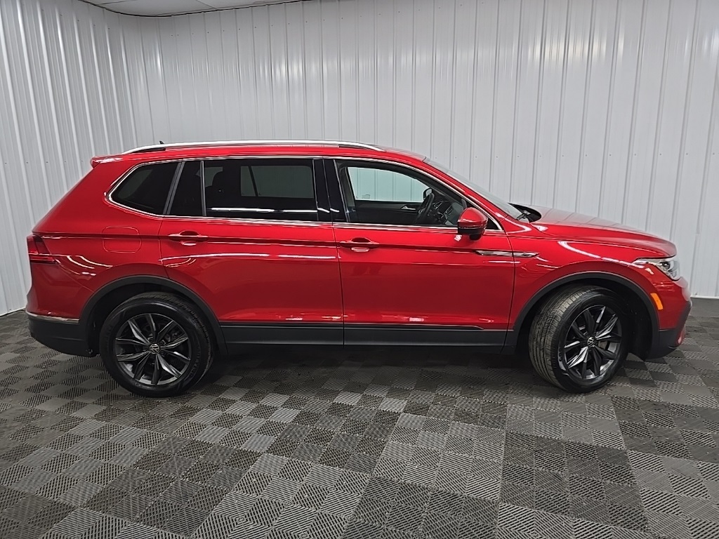 2022 Volkswagen Tiguan SE photo 2