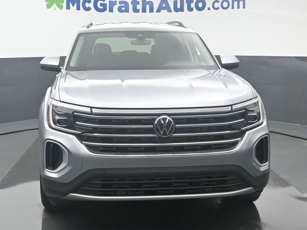 2025 Volkswagen Atlas SE photo 2