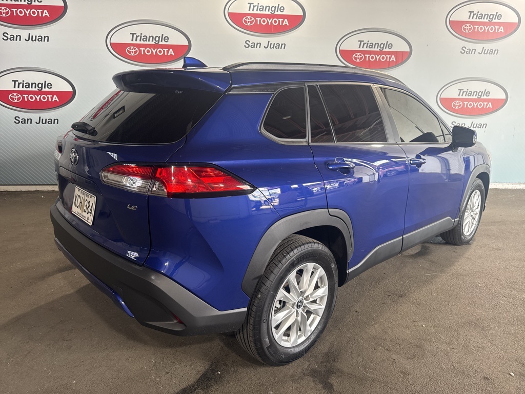 2023 Toyota Corolla Cross LE photo 4