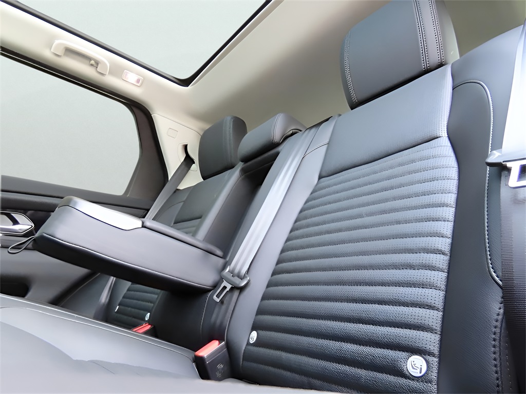 2025 Land Rover Discovery Sport S photo 23