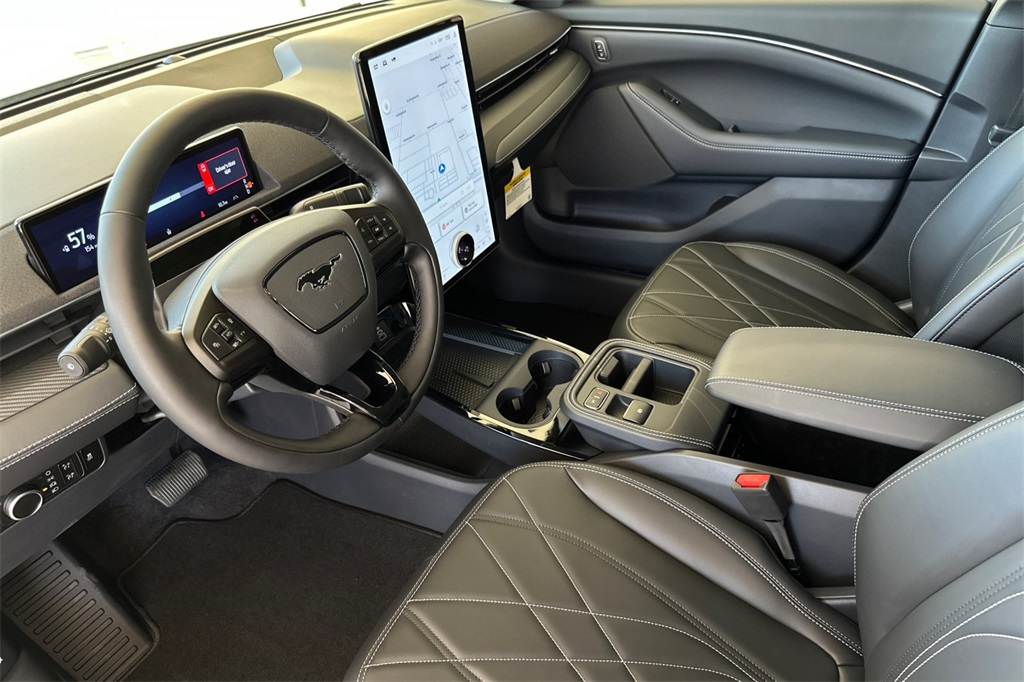 2025 Ford Mustang Mach-E Select photo 9