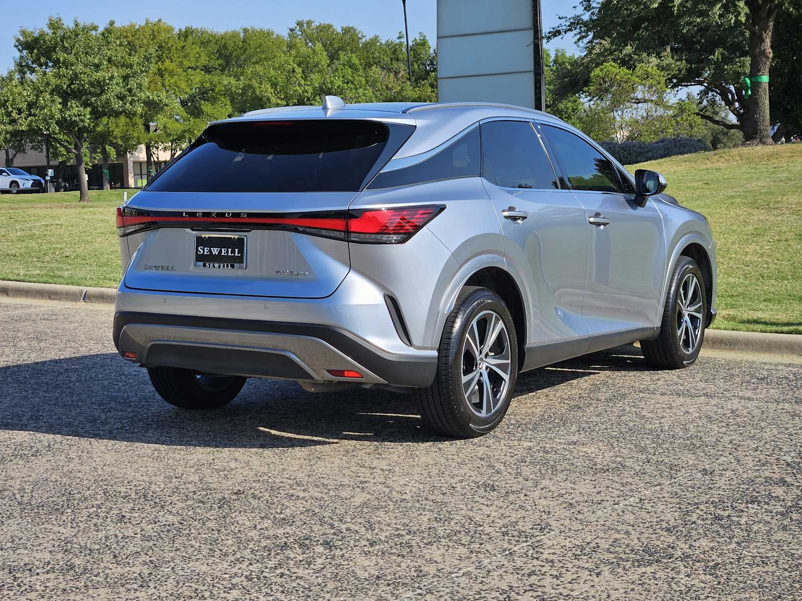 2024 Lexus RX 350 Premium photo 4