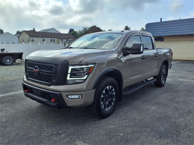 2021 Nissan Titan Crew Cab PRO-4X photo 8