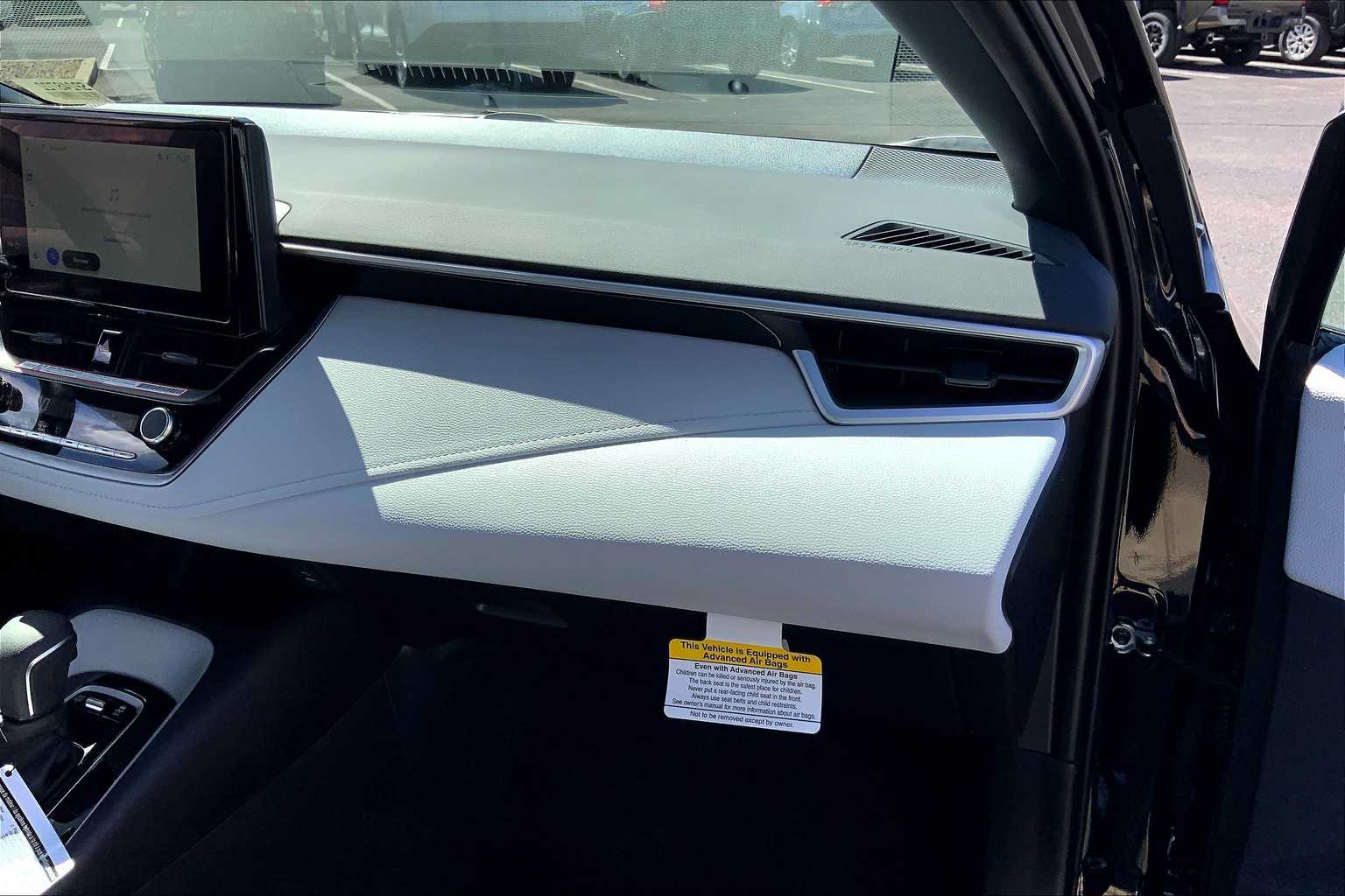 2025 Toyota Corolla SE photo 17