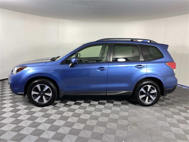2017 Subaru Forester 2.5i Premium photo 4