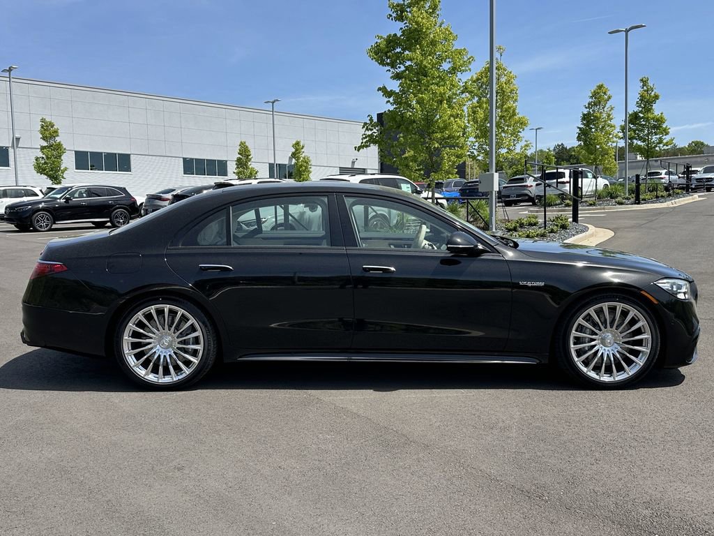 2025 Mercedes Benz S AMG 63 e 4MATIC photo 9