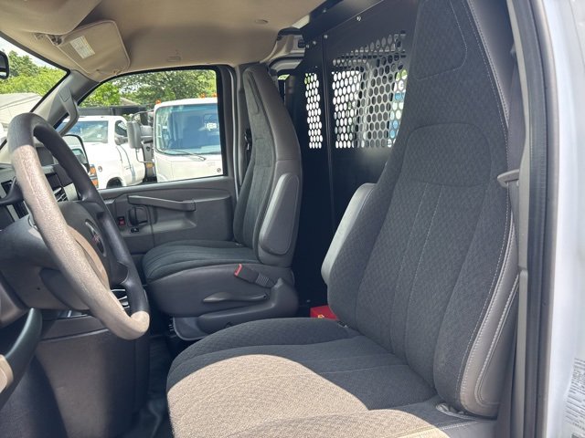 2023 Gmc Savana Cargo 2500 photo 13