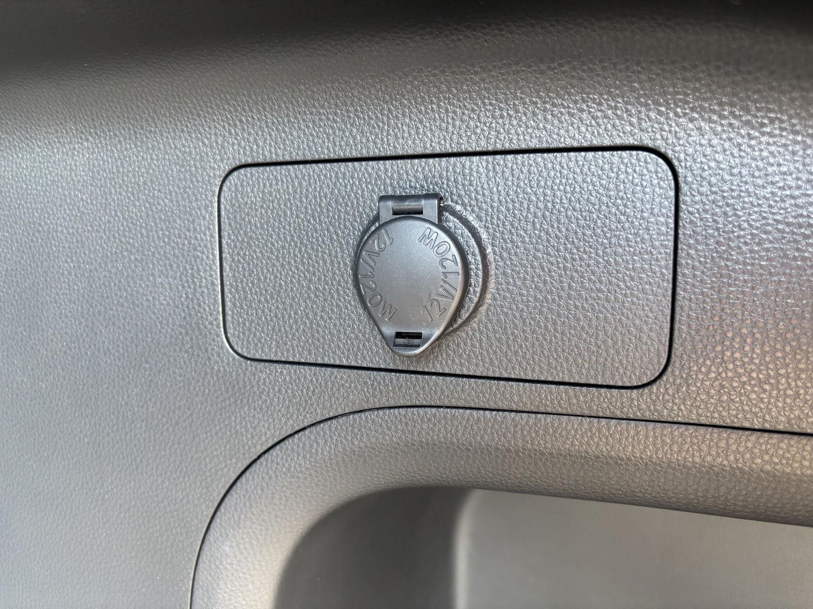 2023 Toyota RAV4 Hybrid XSE photo 34