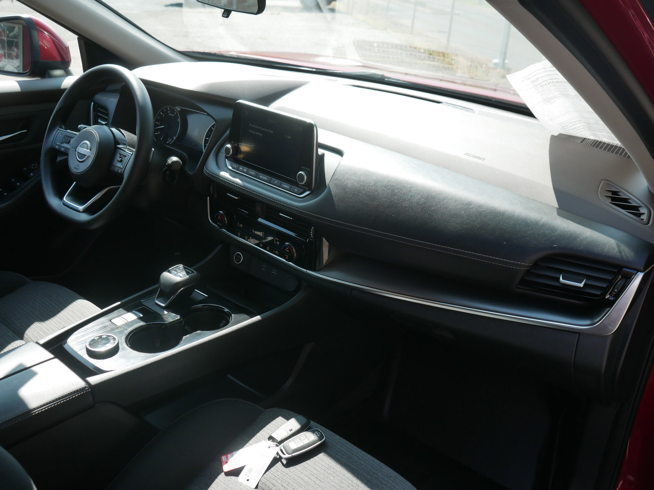 2023 Nissan Rogue SV photo 7