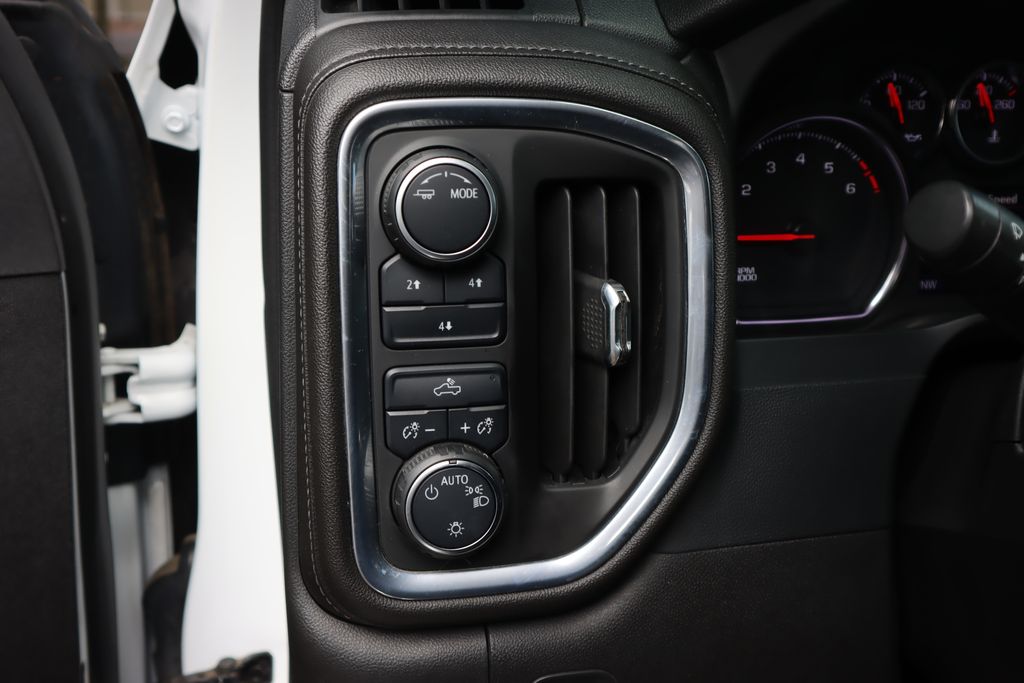 2022 Chevrolet Silverado 2500HD LT photo 11