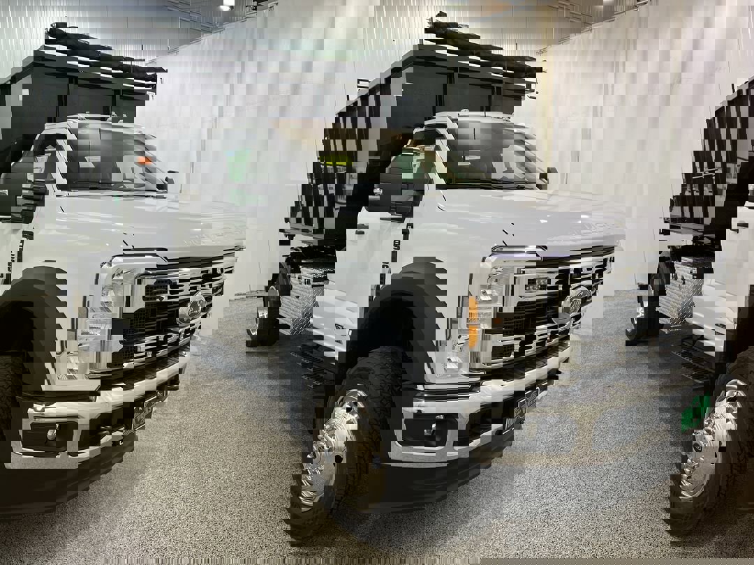 2025 Ford F-550 Super Duty Chassis Cab XL's photo