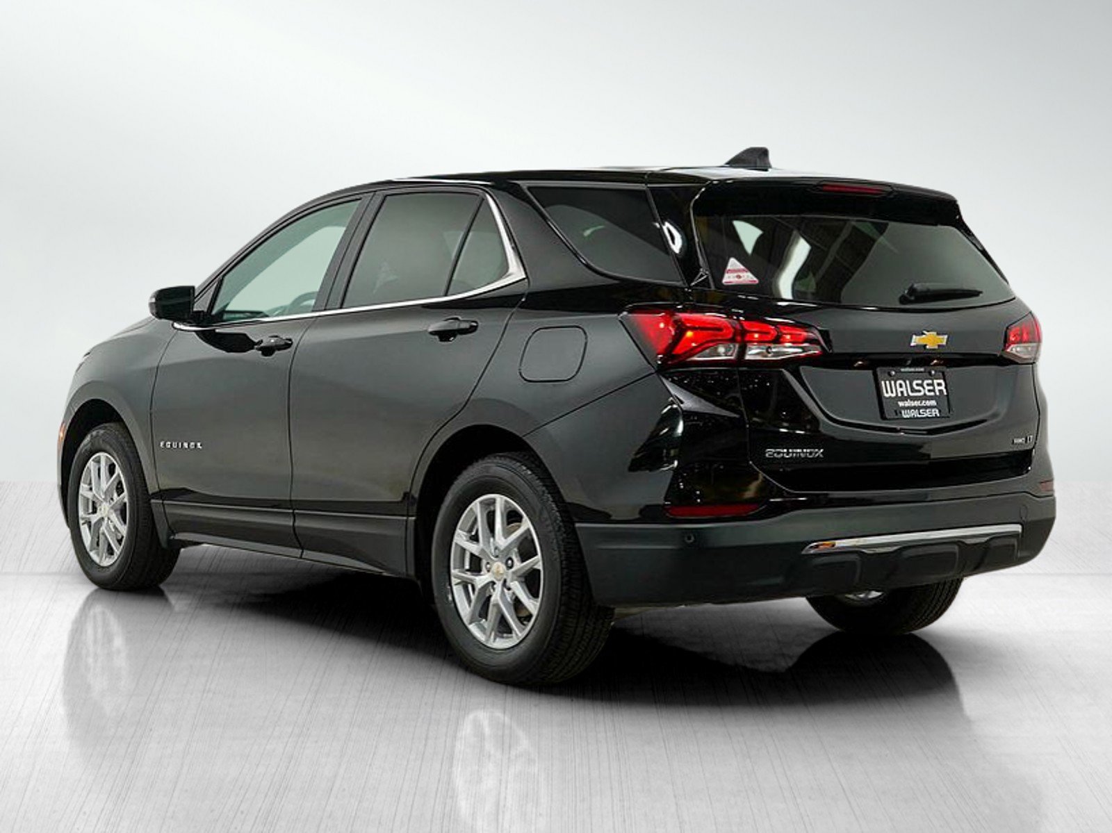 2024 Chevrolet Equinox LT photo 3