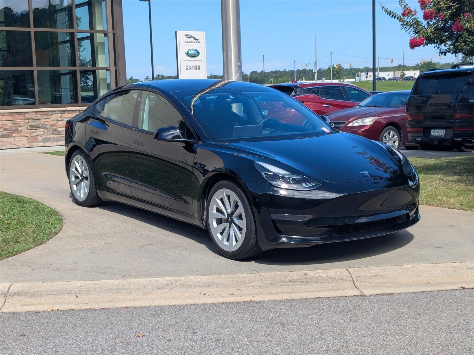 2021 Tesla Model 3 Standard Range Plus photo 3