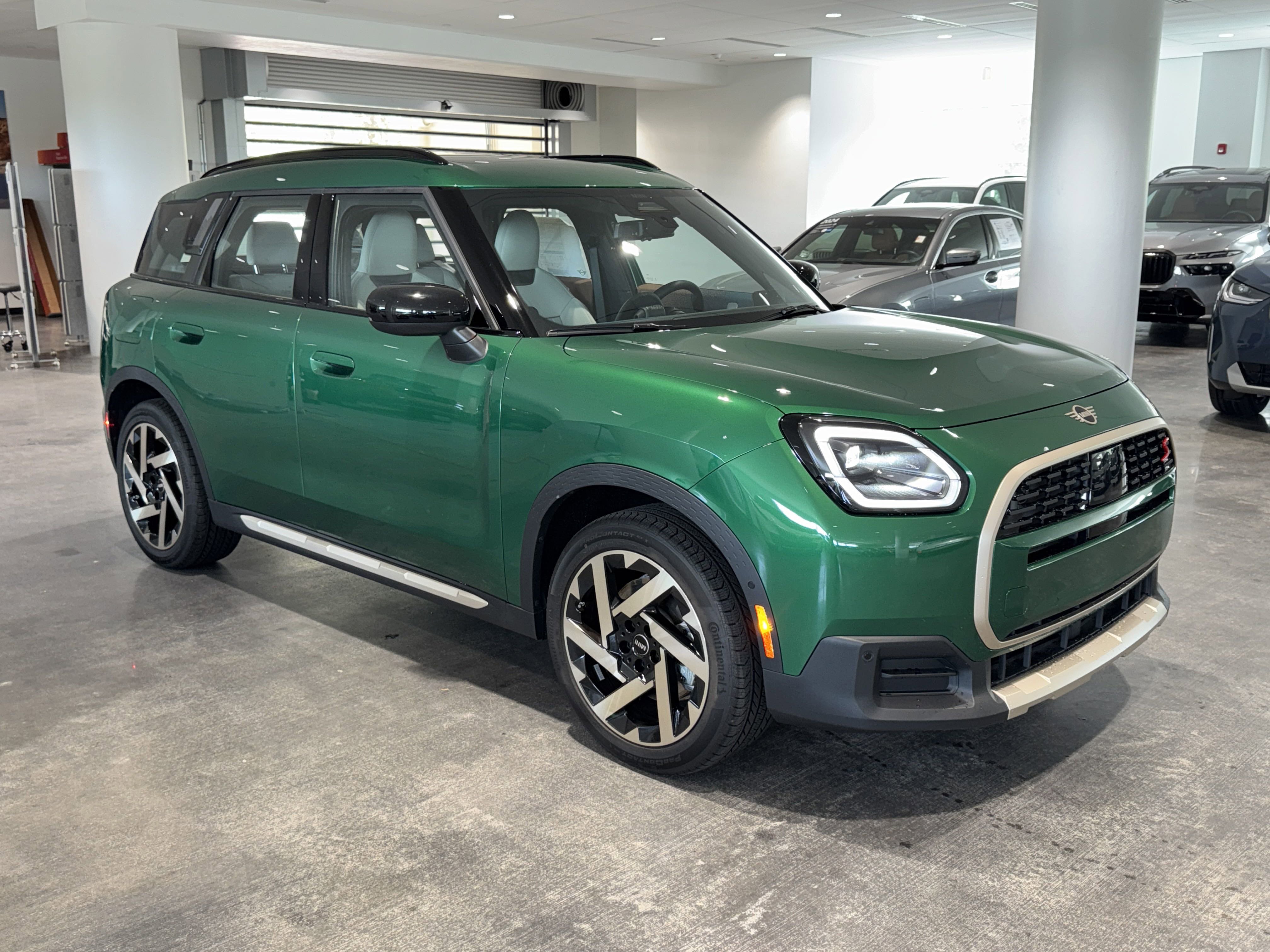 2025 MINI Countryman S's photo