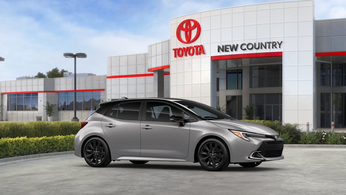 2025 Toyota Corolla XSE photo 13