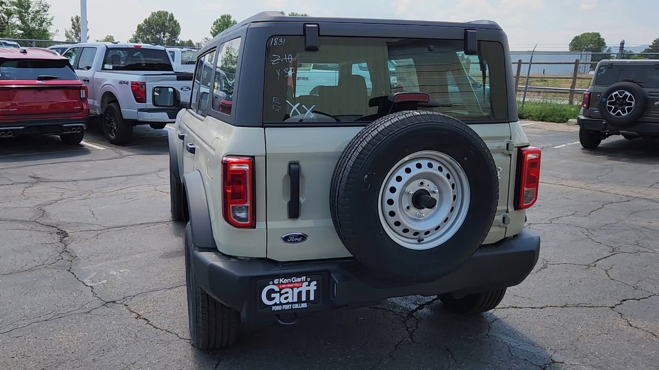 2025 Ford Bronco Base photo 6