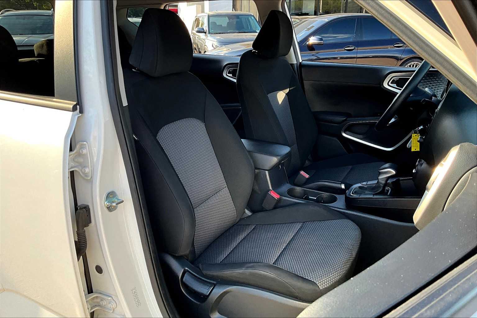 2023 Kia Soul LX S photo 8