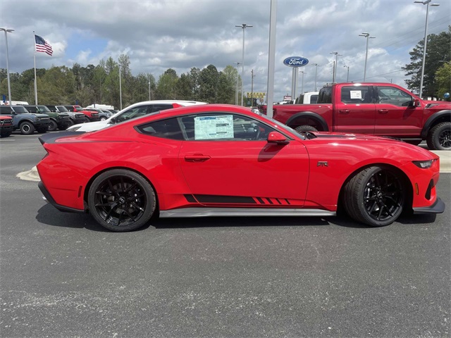 2025 Ford Mustang GT photo 2