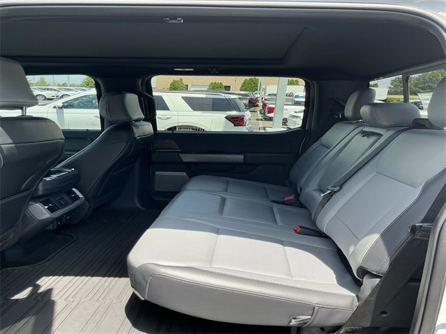 2024 Ford F-150 Lightning Lariat photo 21