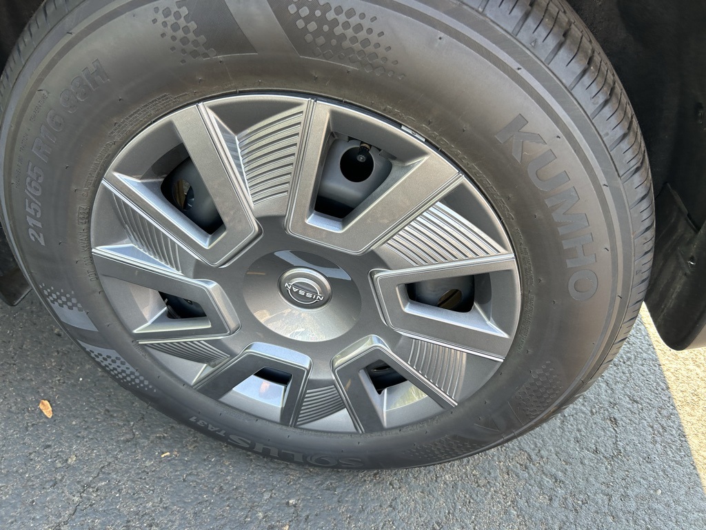 2025 Nissan Kicks S photo 8