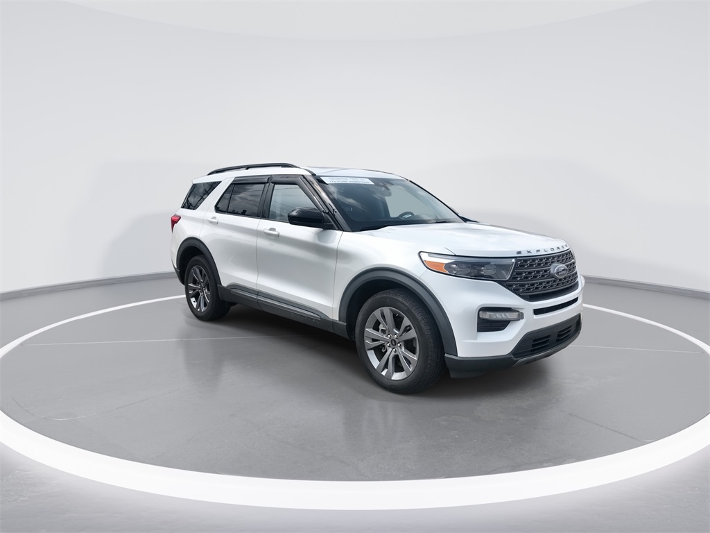 2023 Ford Explorer XLT photo 2
