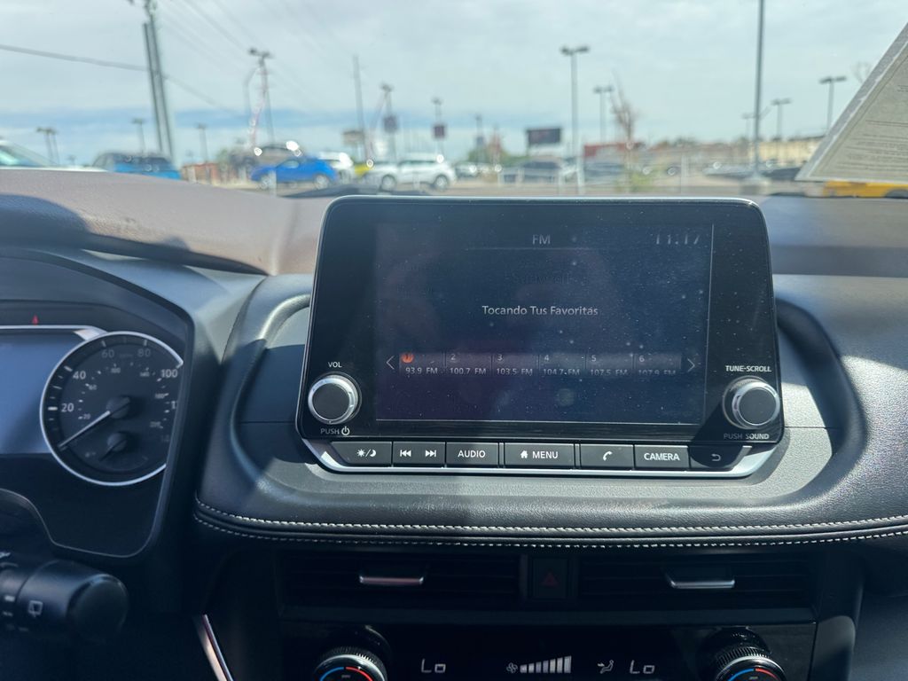 2023 Nissan Rogue SV photo 9
