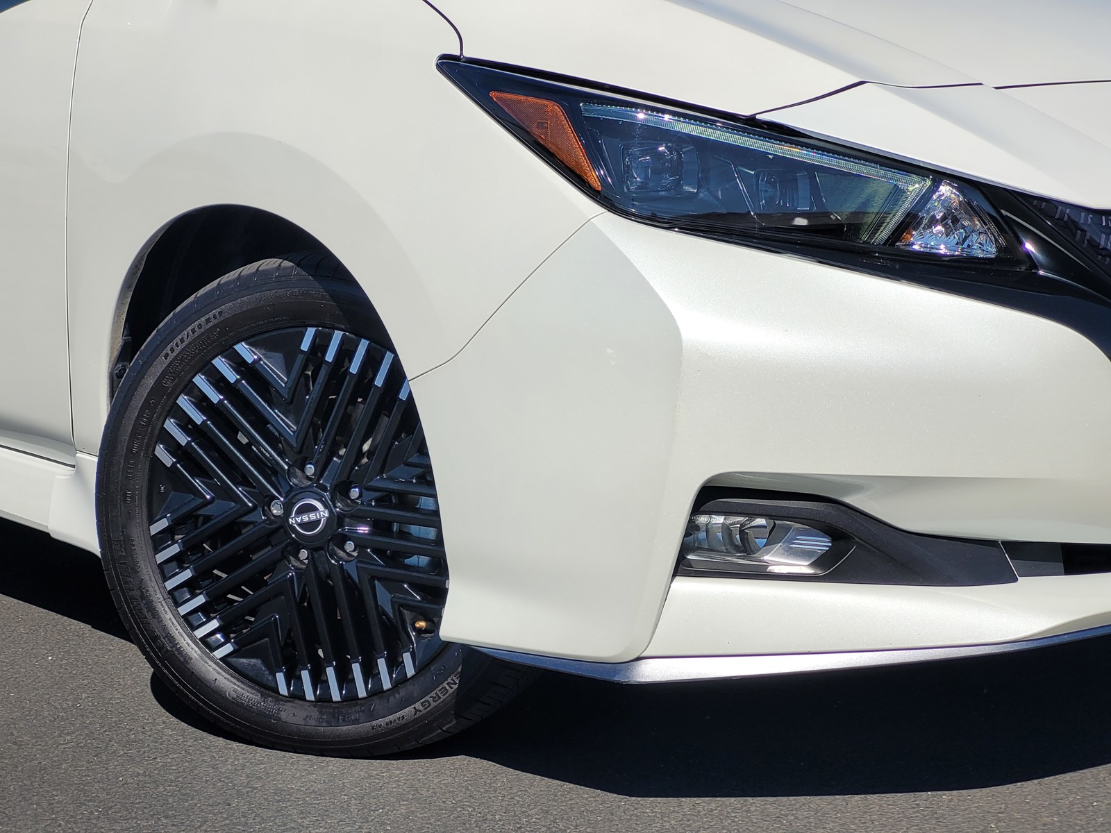 2023 Nissan Leaf SV Plus photo 2