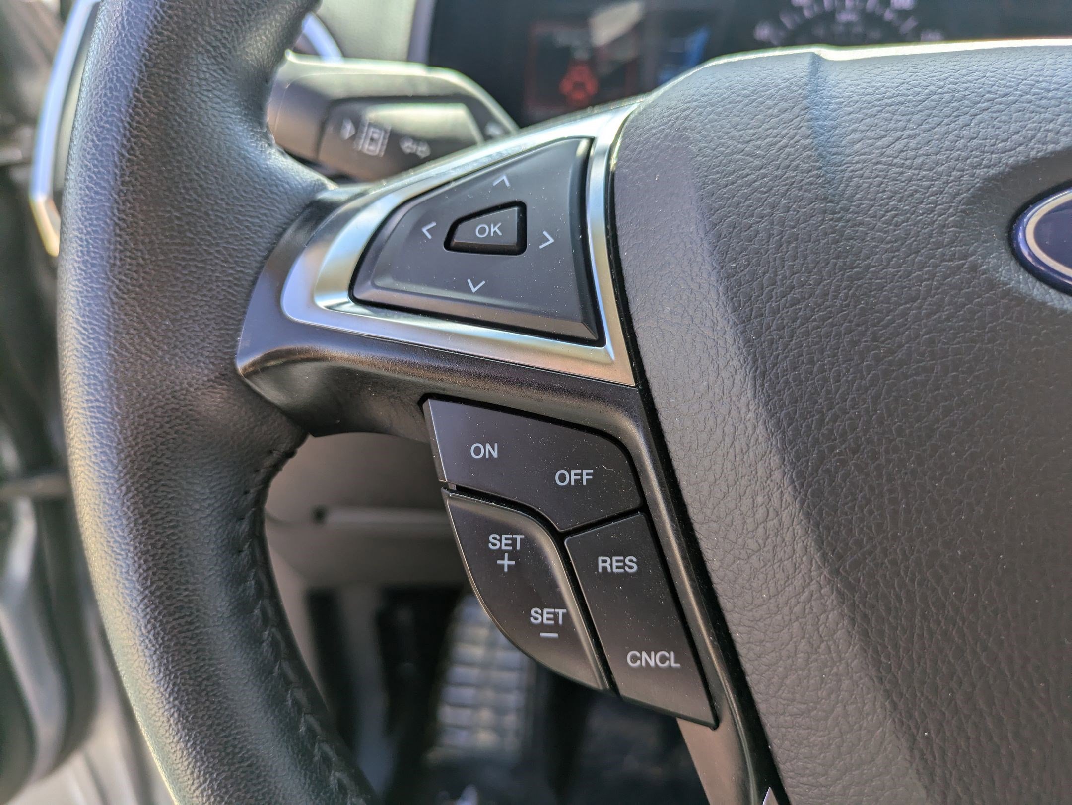 2024 Ford Edge Titanium photo 16