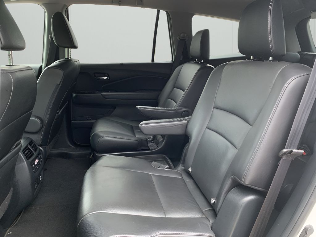 2022 Honda Pilot Touring photo 12