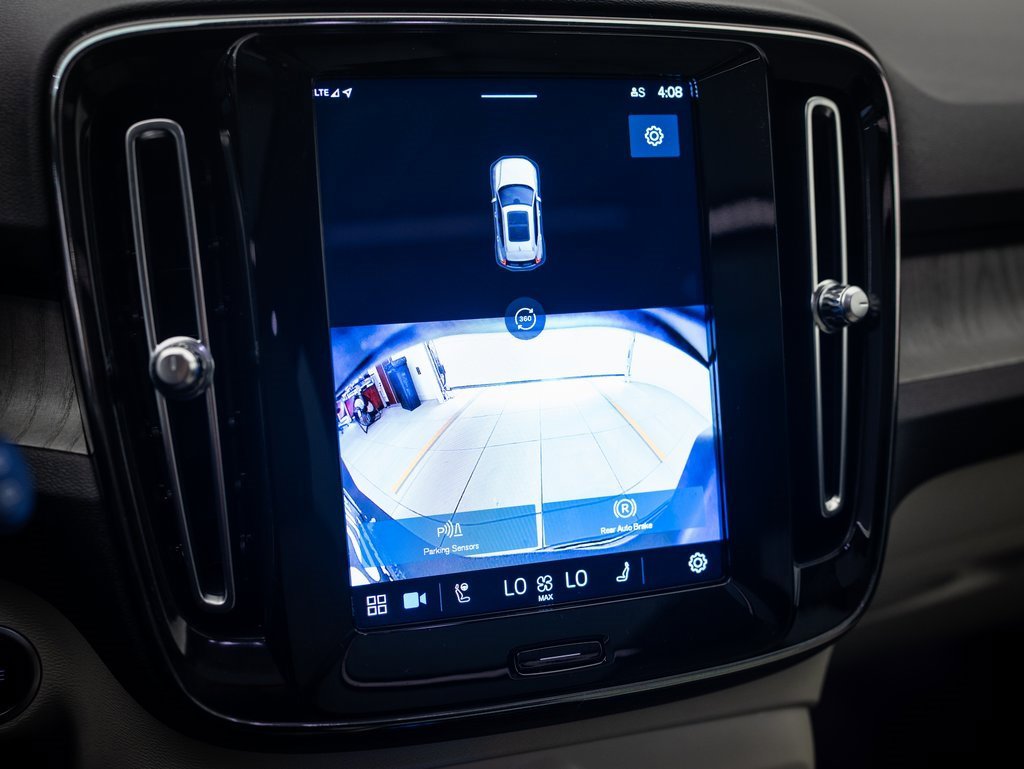 2024 Volvo XC40 Plus photo 28
