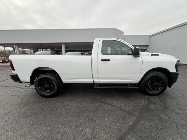 2025 Ram 3500 Tradesman photo 2