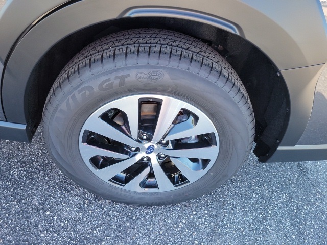 2025 Subaru Outback Premium photo 7